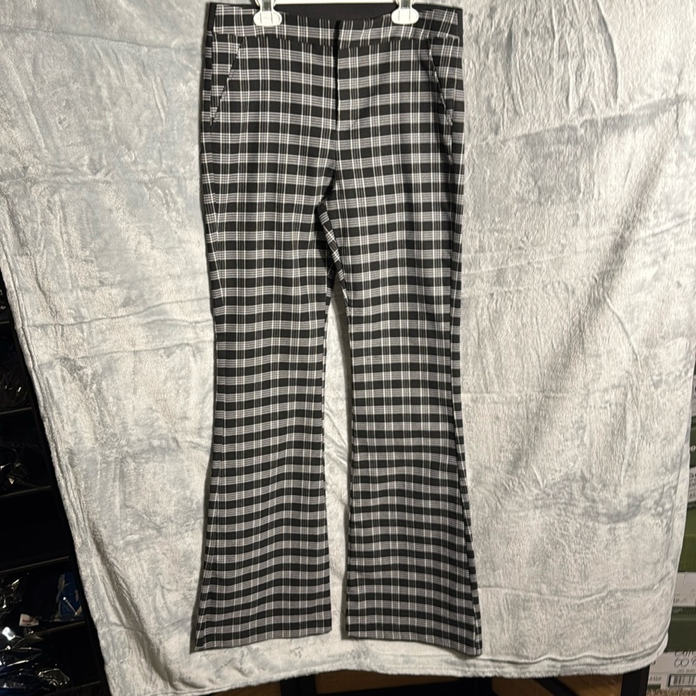 Sugar‎ rain flare pants dress pants size large